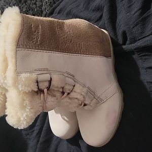 Sorel limited edition rose gold winter boots size 6 and 1/2